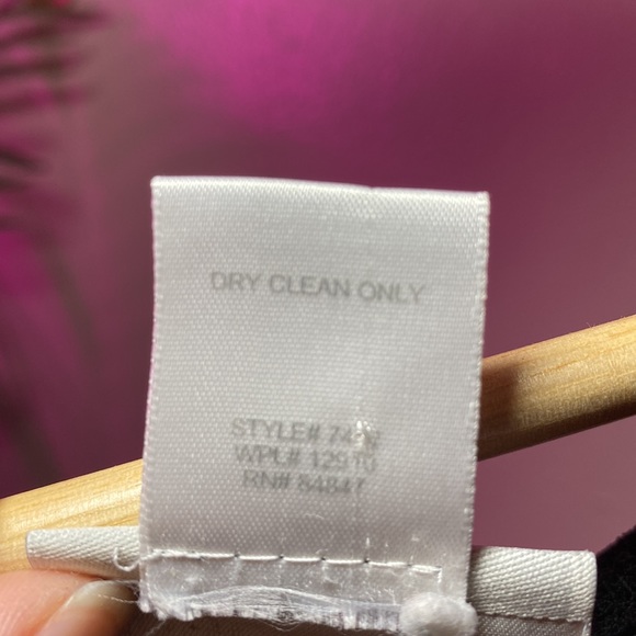 KATHRYN DEENE NEW YORK - BLACK SLEEVELESS KNEE LENGTH SHEATH DRESS - Picture 14 of 16